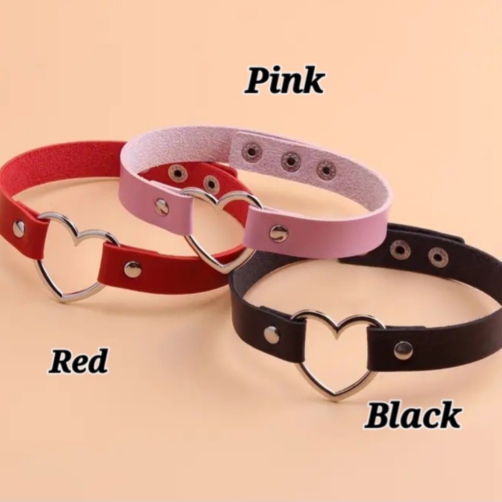 Silver Heart Shaped Pendant Choker Necklace / BLACK, PURPLE, RED, WHITE & PINK